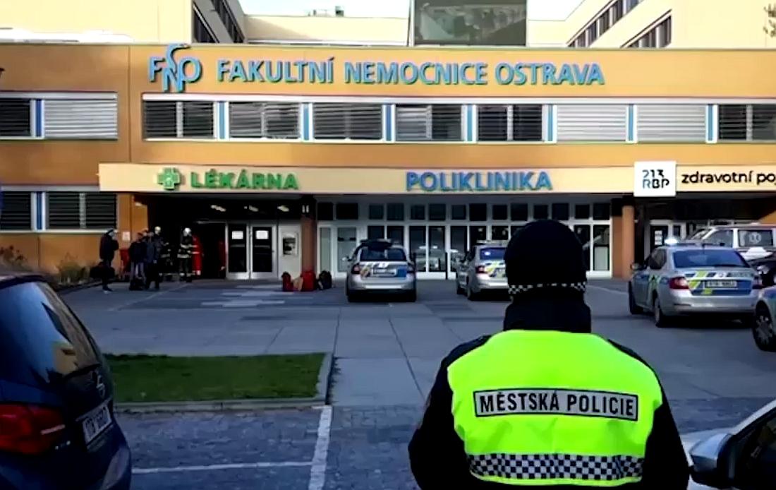 Мъж уби шест души в чешка болница и се самоуби