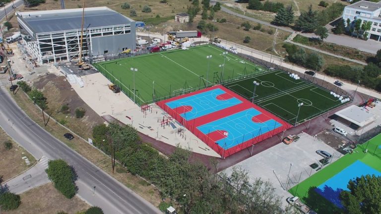 Напредва изграждането на спортно-развлекателния комплекс във Владиславово