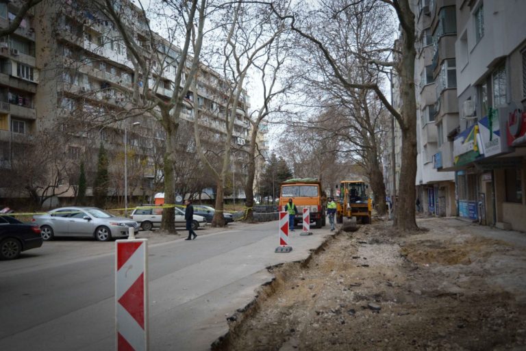 Снимки: Как върви ремонтът на ул. „Д-р Анастасия Железкова”