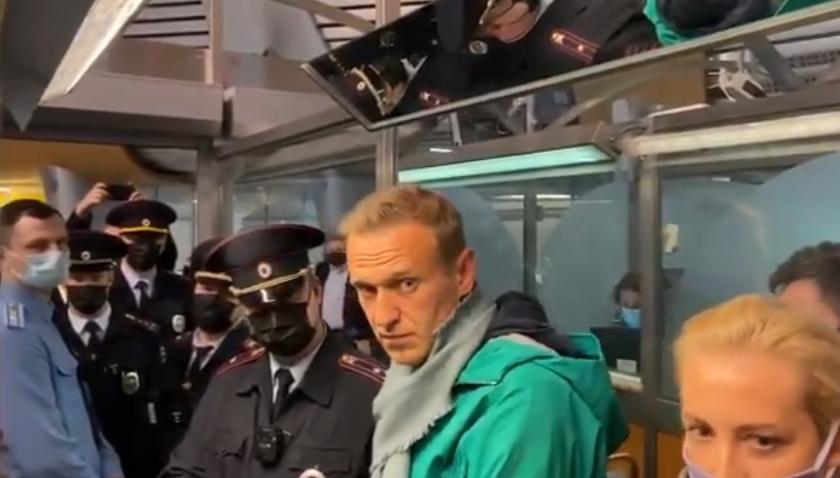 Навални бе задържан на летище “Шереметиево” в Москва