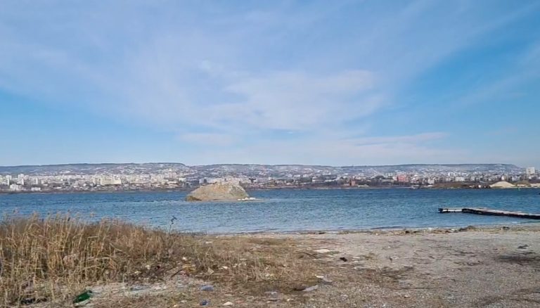 РЗИ: Водата на “Южен плаж” и на “Плаж Аспарухово” във Варна е годна за къпане