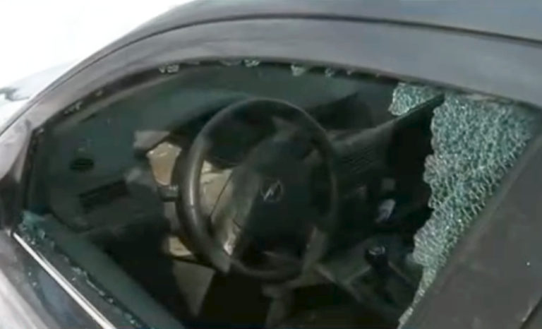 Вандали изпотрошиха закъсали в преспите автомобили във Варненско