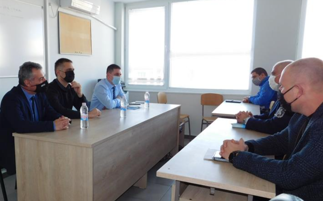 Министърът на вътрешните работи се срещна със служители на районни управления в Стралджа и Тунджа, област Ямбол