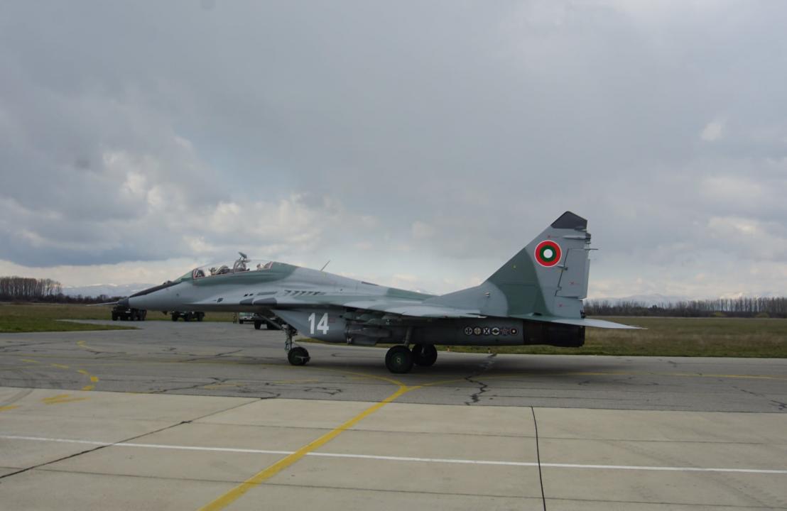 Успешно преминаха летателните изпитания на самолет МиГ-29, борд 14 в авиобаза Граф Игнатиево