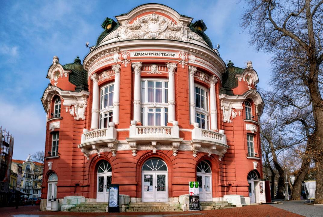 Театърът и Операта във Варна отварят врати на 12 април 2021 г.
