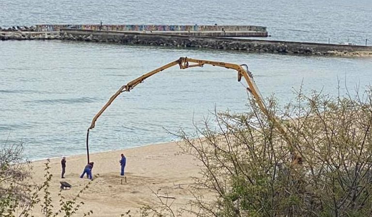 Проверяват законно ли се излива бетон на плаж “Кабакум” във Варна