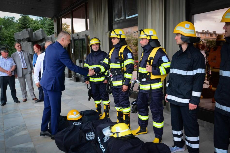Ново пожарозащитно оборудване получи Доброволното формирование към Община Варна