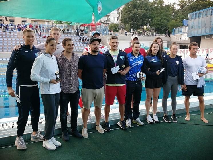 Шампионката от плувния турнир Black Sea Cup дари премията си за болно дете