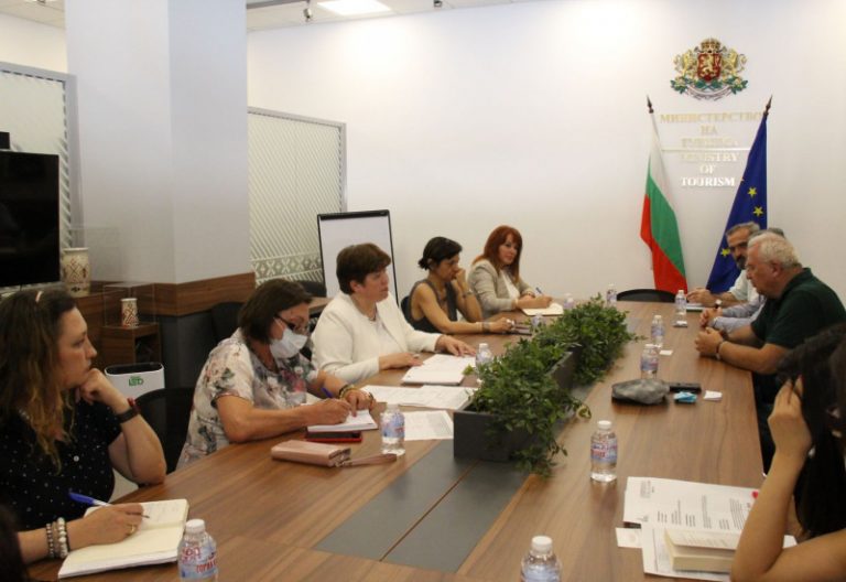 Решителни действия за регламентиране на статута на хижите в България
