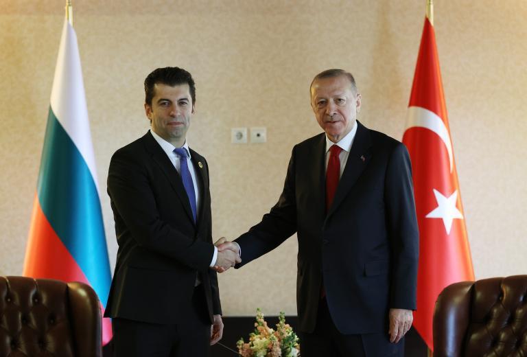 Премиерът Кирил Петков проведе среща с турския президент Реджеп Тайип Ердоган
