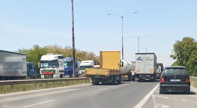Над 200 камиона на протеста във Варна