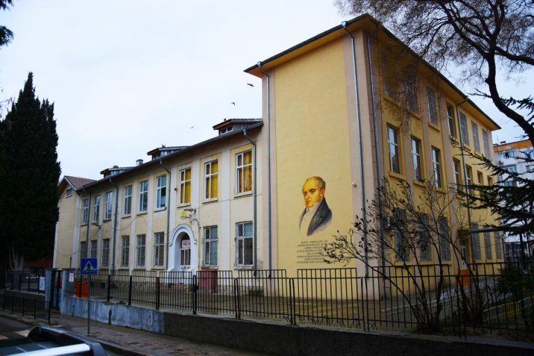 24 училища във Варна работят на едносменен режим