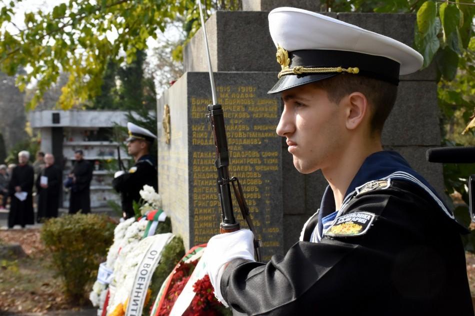 На Архангелова задушница Варна почете паметта на загиналите воини