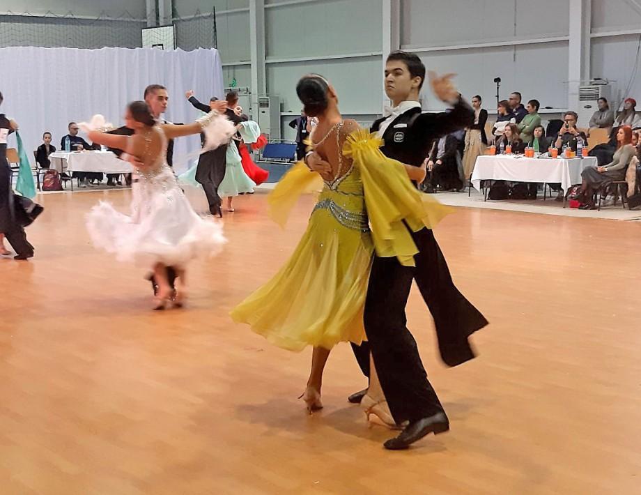 200 двойки участваха в Международен турнир по спортни танци