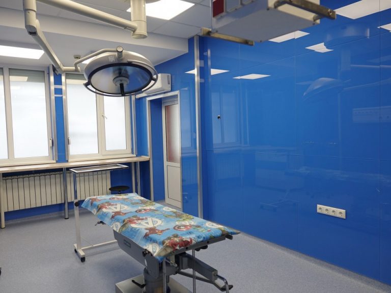 Откриха ремонтираната детска операционна зала в детската хирургия на МБАЛ „Света Анна“