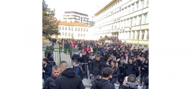 Евакуираха училище във Варна заради сигнал за бомба