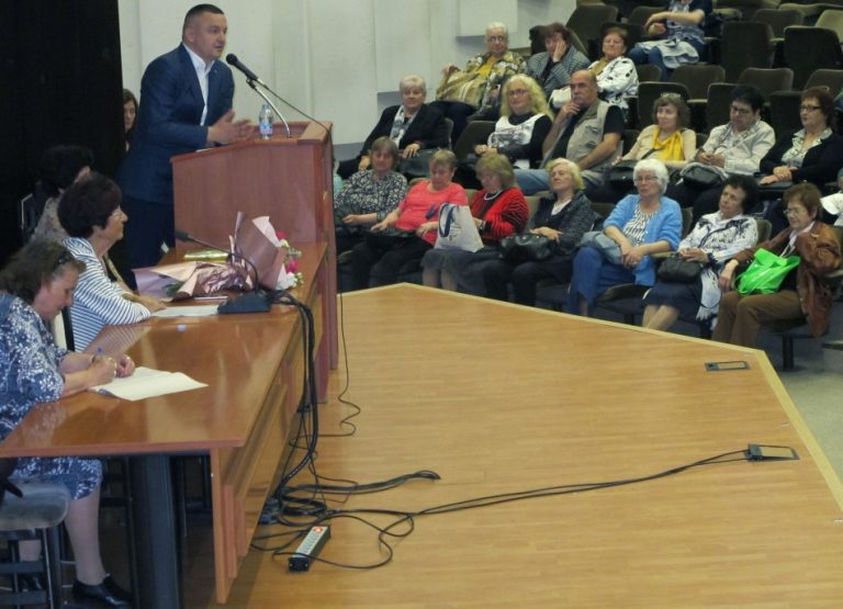Кметът Иван Портних поздрави Съюза на пенсионерите 2004
