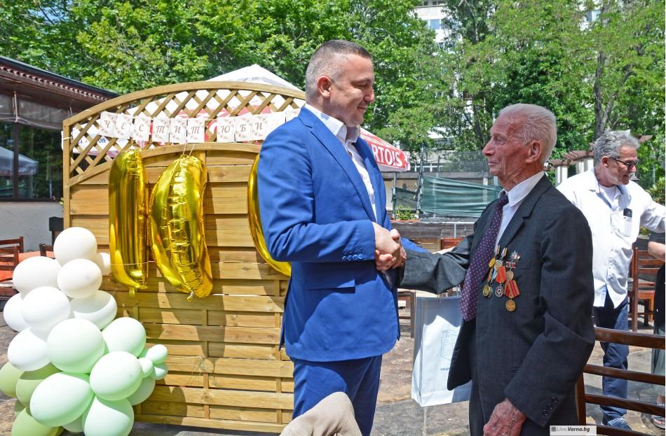 Ветеран от войната отпразнува 100-годишен юбилей