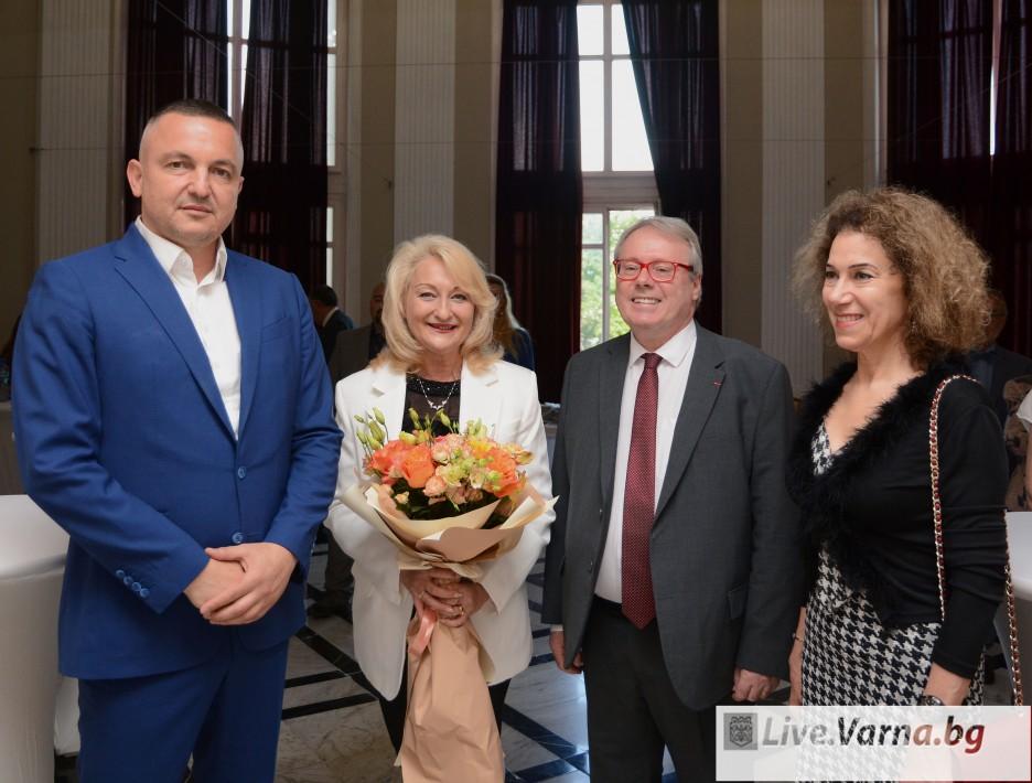 Кметът Иван Портних присъства на награждаване на директора на ТМПЦ