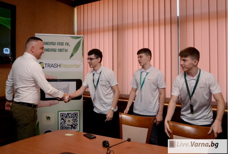 Ученици от ВТГ “Георги Раковски” създадоха приложение за контрол на разделното изхвърляне на отпадъци