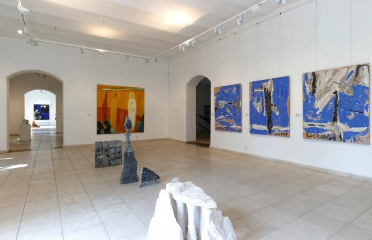 90 художници представят творби в галериите във Варна