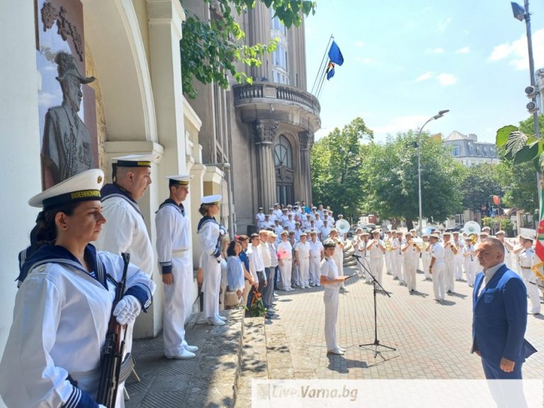 Варна почете 132 години от рождението на контраадмирал Вариклечков