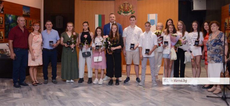 Кметът Иван Портних награди световни и европейски шампиони