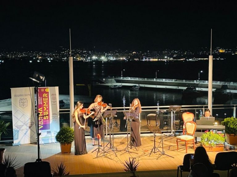 Рибарското пристанище “Карантината” стана сцена за концерт