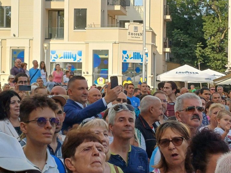 Варна празнува Съединението с историческа възстановка