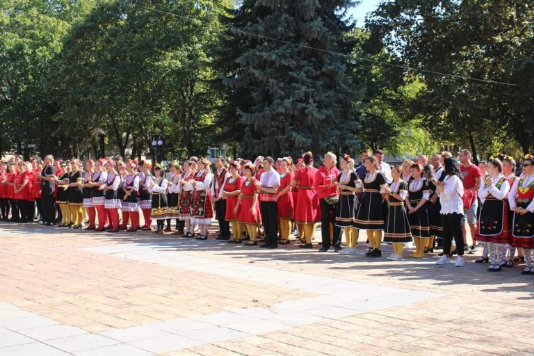 9 състава от Варна и областта взеха участие в Девети национален фестивал на клубовете за народни хора „Автентични ритми”