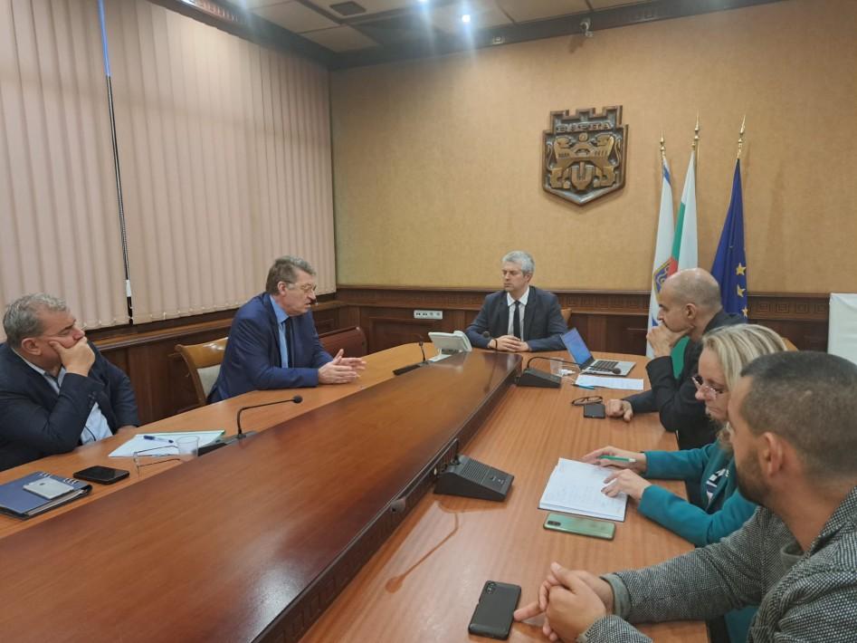 Кметът Благомир Коцев нареди подготовка на общината във връзка с предстоящия ураганен вятър