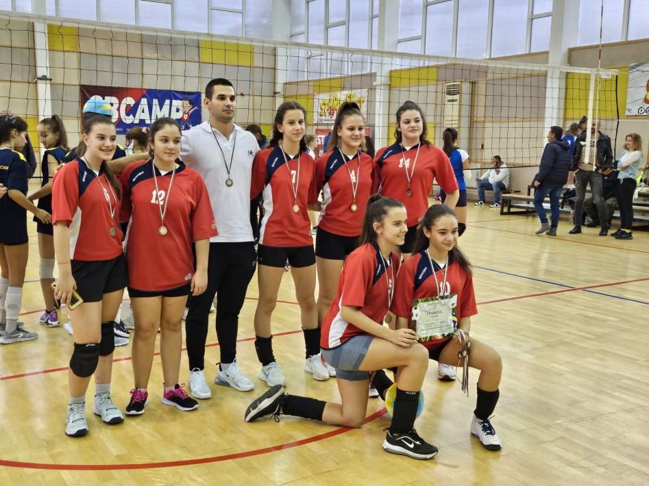 Девойките от ОУ „Добри Чинтулов“ са шампиони по волейбол