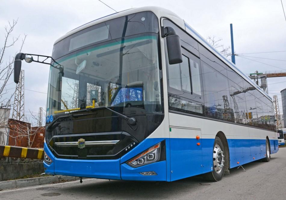 Пускат допълнителни автобуси за Архангелова задушница