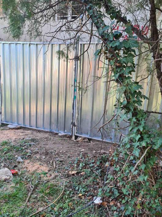 Община Варна възстанови оградата около къщата на Антон Новак в Морската градина