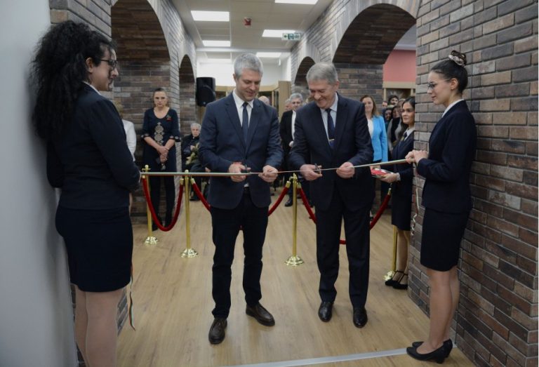 Кметът Благомир Коцев участва в откриването на най-модерната медицинска библиотека в страната