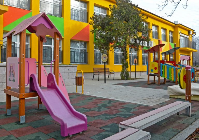 Община Варна обявява 891 свободни места за първо класиране в детските ясли