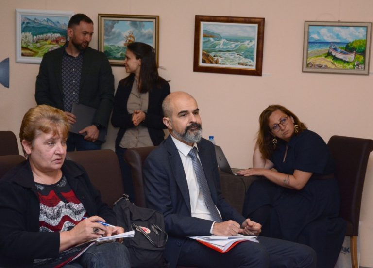 Заместник-кметът по образованието Павел Попов и граждански сдружения обсъдиха мерки за подобряване на предучилищното и детското образование