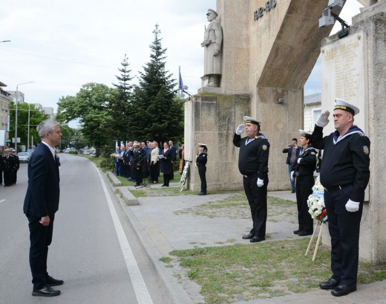 Кметът на Варна Благомир Коцев положи венец за Деня на Европа