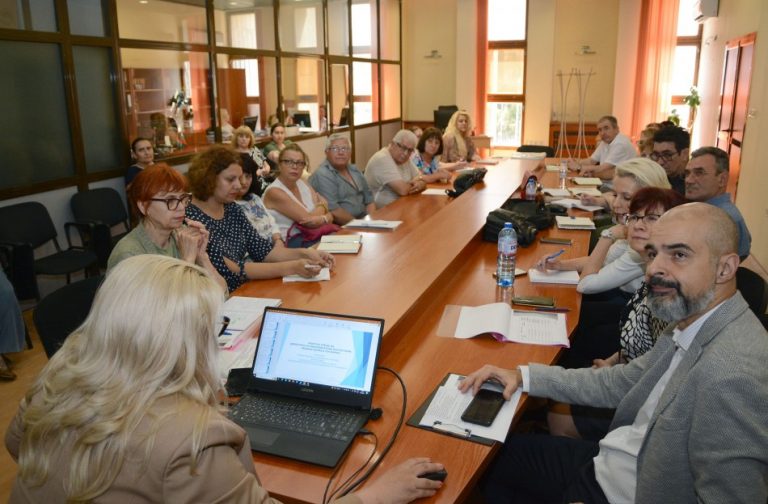 На работна среща в Община Варна обсъдиха предстоящите ремонти в четири училища