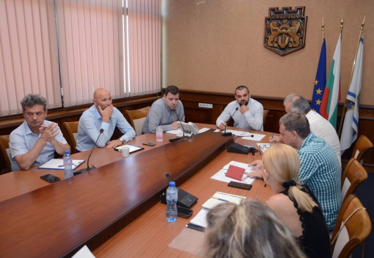 Заместник-кметът Илия Коев нареди на районните администрации да засилят контрола над местата с предпоставки за възникване на пожари