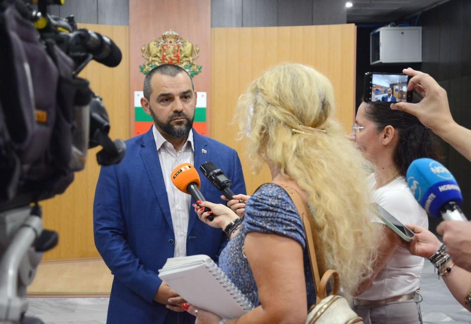 Няма констатирани нарушения при проверката на стълбовете за улично осветление в района на инцидента в кв. „Младост“