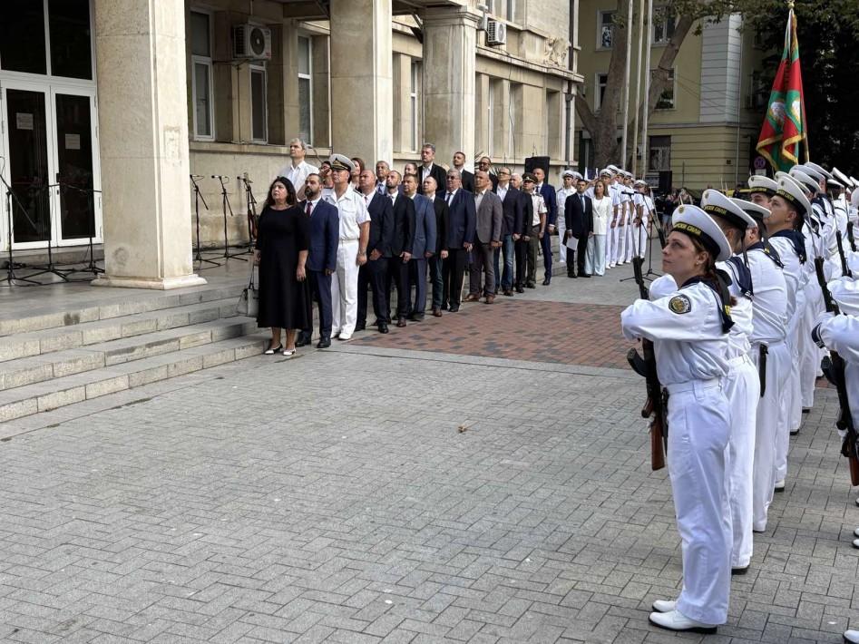 По стара традиция Варна отбеляза 117 години от Независимостта на България с тържествено честване и общоградско хоро