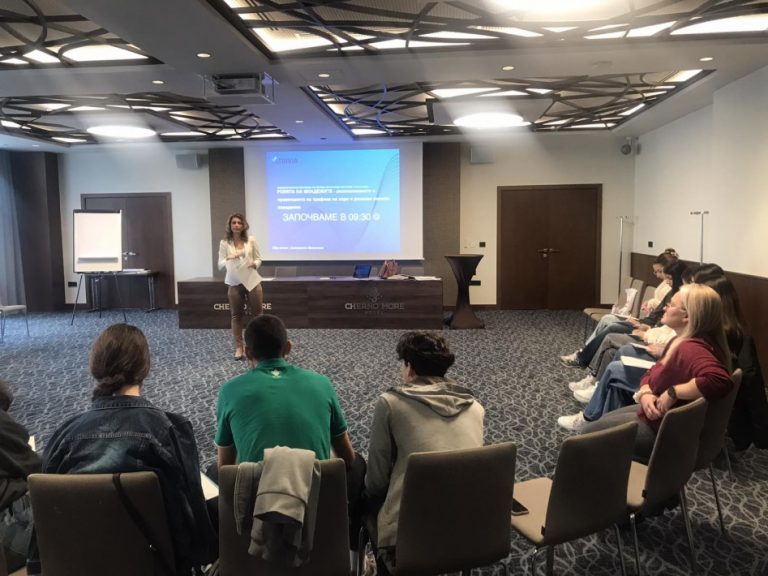 Обучават 20 ученици-доброволци към дирекция „Превенции“ в разпознаване на рисково поведение сред връстниците си