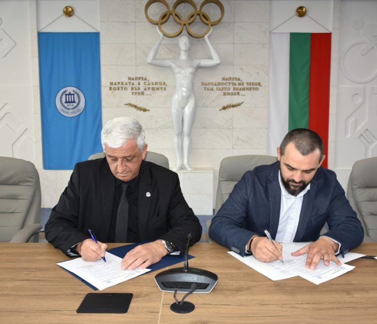 Заместник-кметът Илия Коев подписа договор за сътрудничество между Община Варна и Национална спортна академия