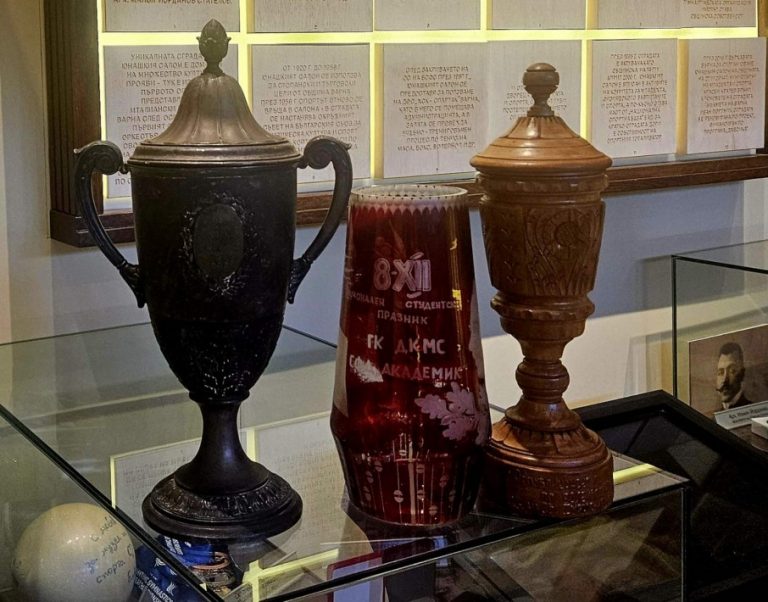 Нови три купи в спортната колекция на Община Варна