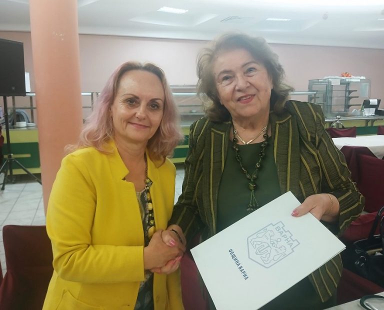 Коледно тържество събра дамите от Център „Импулс“ и Асоциация „Да съхраним жената“