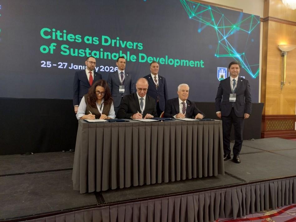 Зам.-кметът Снежана Апостолова подписа Декларация за защита на демократичните ценности на Срещата на върха на мрежата B40