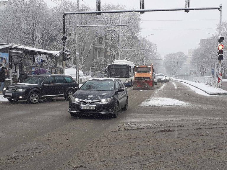 Община Варна обезпечи зимното поддържане във всички райони на града