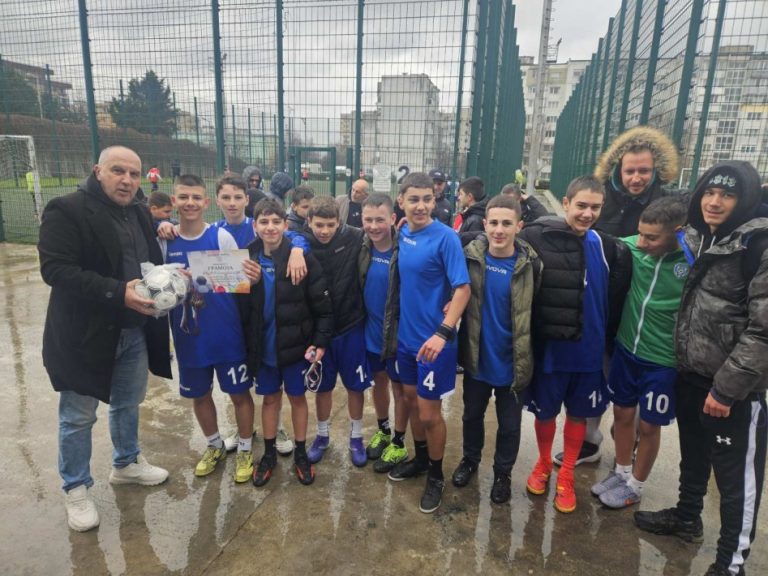 ОУ „Добри Чинтулов“ е първенец по мини футбол за V-VII клас в „Ученическа купа Варна – 2026“