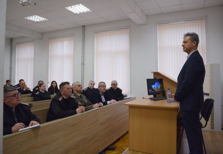 Зам.-кметът Пламен Китипов представи перспективите за развитие на Варна по време на годишния сбор на началника на ВВМУ